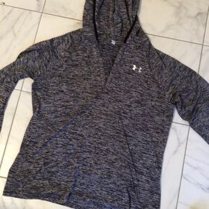 Under Armour top small purple pullover with hood